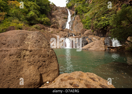 Idyllische Wasserfälle Chorro el Cano (Las Cascadas de Ola) in Cocle Provinz, Republik von Panama. Stockfoto