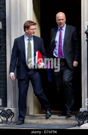 Verlassen Sie Danny Alexander, Finanzminister, und Chris Grayling, Justiz-Staatssekretär, die Kabinettssitzung, Downing Street, London Stockfoto