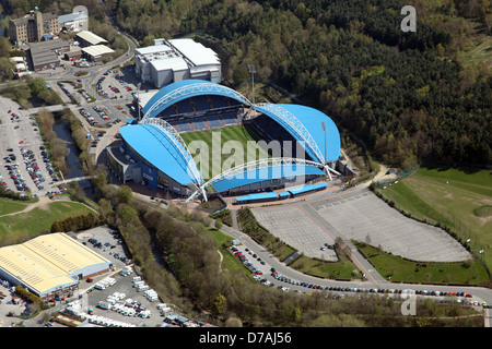 Luftaufnahme des Accu-Stadions in Huddersfield. Heimat von Huddersfield Town AFC, Huddersfield Giants RLFC. Früher Johns Smith's & auch Kirklees Stadium Stockfoto