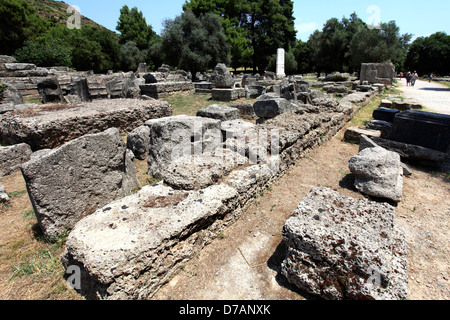 Blick auf den Tempel des Zeus zerstörten sportlichen Mittelpunkt des antiken Olympia, dem griechischen Festland Europa. Stockfoto