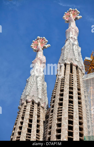 Gaudis Templo De La Sagrada Familia oder die Kirche der Heiligen Familie noch im Bau in Barcelona, Spanien Stockfoto