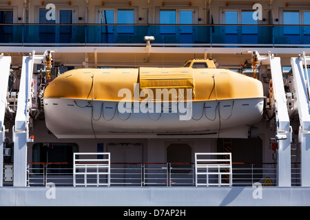 Rettungsboot Schiff Closeup Beifahrerseite Stockfoto