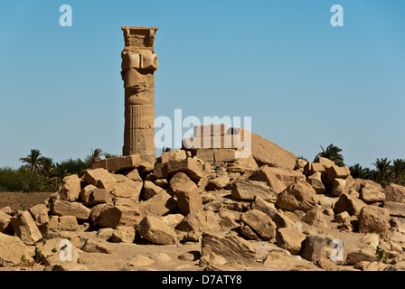 Einsame Spalte unter den Ruinen von Amenophis III Sedeinga Tempel gewidmet seiner königlichen Gemahlin Teje, Nord-Sudan Stockfoto