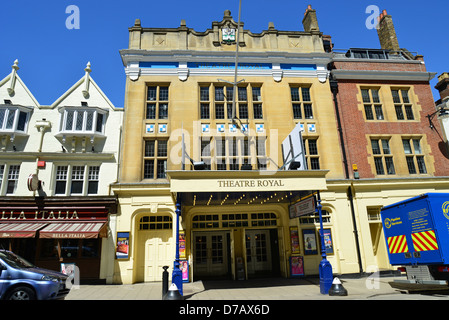 Theatre Royal, Thames Street, Windsor, Berkshire, England, Vereinigtes Königreich Stockfoto