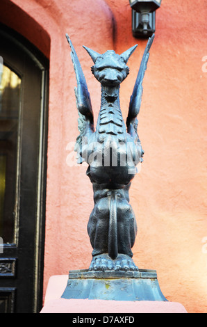 Ein Greif Statue außerhalb einer Wohnung im Greenwich Village in New York City Stockfoto