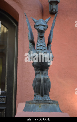 Ein Greif Statue außerhalb einer Wohnung im Greenwich Village in New York City Stockfoto