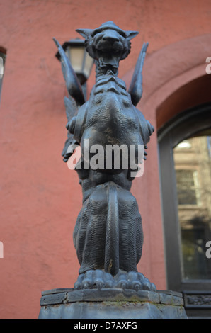 Ein Greif Statue außerhalb einer Wohnung im Greenwich Village in New York City Stockfoto