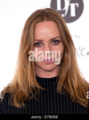 Berlin, Deutschland, 2. Mai 2013. Britische Modedesignerin Stella McCartney als Patronin bei der Preisverleihung für junge Talente kommt "Design for Tomorrow by Peek & Cloppenburg in Berlin, Deutschland, 2. Mai 2013. Kredit: DPA / Alamy Live News Stockfoto