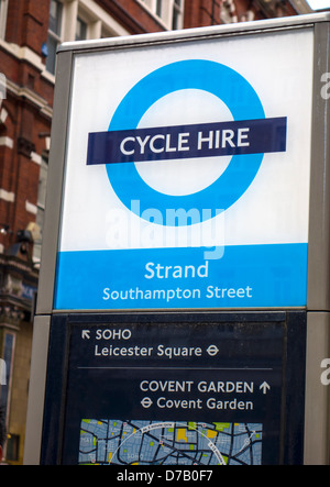 Cycle Hire Punkt in den Strang, London Stockfoto