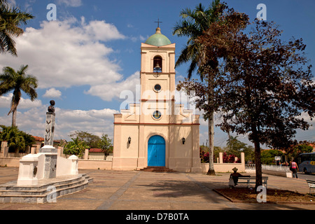 Hauptplatz und der Kirche in Vinales, Vinales Tal, Pinar Del Rio, Kuba, Karibik Stockfoto