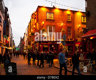 Temple Bar Pub und Restaurant in der Abenddämmerung Stockfoto