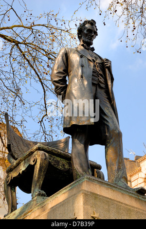 London, England, Vereinigtes Königreich. Statue von Abraham Lincoln (1920; Kopieren des Originals von Augustus Saint-Gaudens in Chicago) Parliament Square Stockfoto