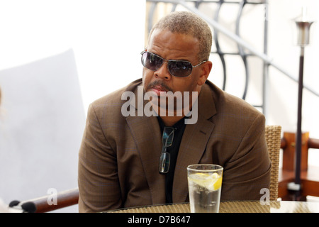 Grammy-Gewinner Terence Blanchard und seine Frau genießen Mittagessen Prag, Tschechische Republik - 07.06.11 Stockfoto