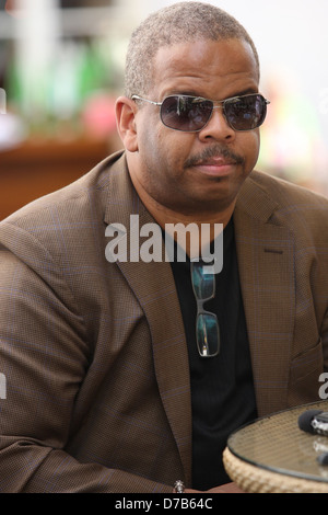 Grammy-Gewinner Terence Blanchard und seine Frau genießen Mittagessen Prag, Tschechische Republik - 07.06.11 Stockfoto