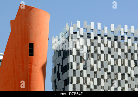 FRAC Art Museum oder Art Galley (2013) von Kengo Kuma und Street Sculpture Marseille Provence France Stockfoto