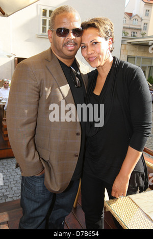 Grammy-Gewinner Terence Blanchard und seine Frau Robin Burgess zu Mittag 07.06.11 - Prag, Tschechische Republik Stockfoto