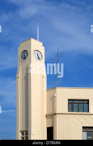 Art Deco Clock Tower (1928) von Gaston Castel SNCM Headquarters in Quai de la Joliette Marseille Provence France Stockfoto