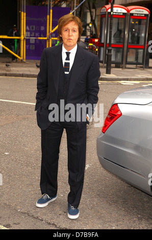 Sir Paul McCartney besucht die Vernissage des "Linda McCartney: Leben In Fotos bei Phillips de Pury & Company - Ankünfte Stockfoto