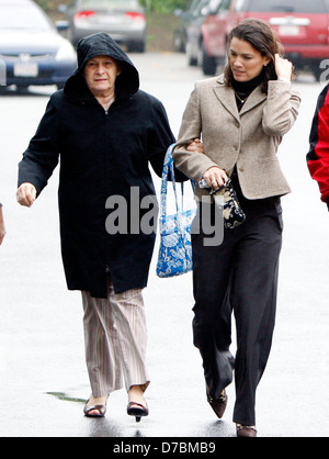 Nancy Kerrigan (R), Brenda Kerrigan (L) ehemalige Olympische Eiskunstläuferin Nancy Kerrigan und ihre Mutter Brenda Kerrigan angekommen Stockfoto