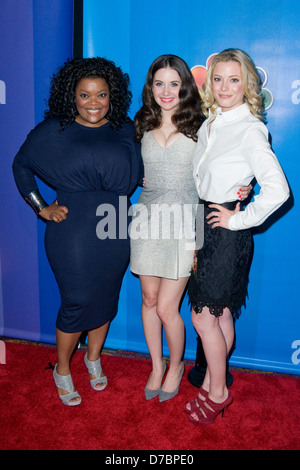 Yvette Nicole Brown, Alison Brie und Gillian Jacobs 2011 NBC upfront Präsentation - Ankünfte New York City, USA - 16.05.11 Stockfoto