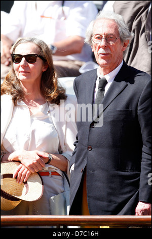 Jean Rochefort und seine Frau Delphine Gleize Promis bei der 2011 Roland Garros French Open Paris, Frankreich - 25.05.11 Stockfoto