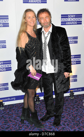 Paul Rodgers und Gast Sony Radio Academy Awards statt im Grosvenor House - Ankünfte. London, England - 09.05.11 Stockfoto