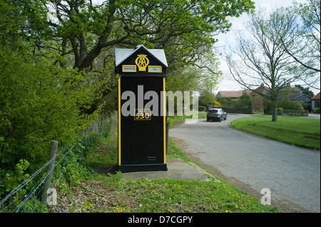 Brancaster AA Box 530, Brancaster Staithe North Norfolk, England, April 2013. Klasse 2 aufgeführten AA Box im Layby auf die A149. Stockfoto