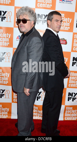 Pedro Almodóvar und Antonio Banderas bei der 49. jährlichen New York Film Festival-Präsentation "Die Haut, ich lebe In" Alice Stockfoto