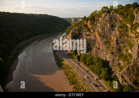 Anzeigen von Clifton Suspension Bridge in Bristol, entworfen von Isambard Kingdom Brunel. Stockfoto