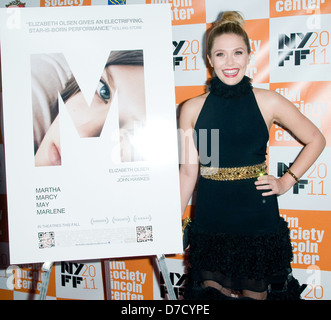 Elizabeth Olsen auf der 49th Annual New York Film Festival premiere von "Martha Marcy May Marlene" - Red Carpet Ankünfte. Neu Stockfoto