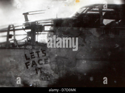 Dieses Bild aus Charles Daniels' Sammlung zeigt den B-25 Bomber, der bei Operationen im Zweiten Weltkrieg eingesetzt wurde, einschließlich Missionen über Japan. Sie dient als wichtiges historisches Stück der militärischen Luftfahrt. Stockfoto