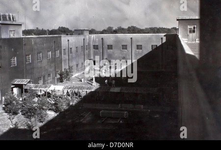 Dieses Bild aus der Sammlung von Charles Daniels zeigt die Chofu-Region Japans im Dezember 1945, kurz nach dem Ende des Zweiten Weltkrieges. Stockfoto