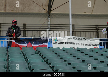 Glasgow, Schottland. 4. Mai 2013. Ein kenianischer Fan an der Emirates Airline Glasgow 7 s in Scotstoun Stadion. Bildnachweis: Elsie Kibue / EK13 Fotos / Alamy Live News Stockfoto