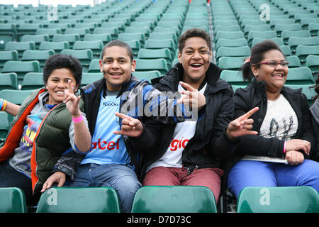 Glasgow, Schottland. 4. Mai 2013. Fidschi-Fans an der Emirates Airline Glasgow 7 s in Scotstoun Stadion. Bildnachweis: Elsie Kibue / EK13 Fotos / Alamy Live News Stockfoto