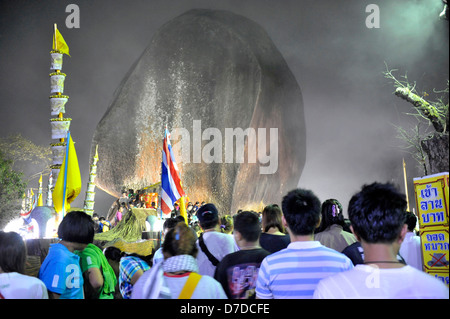 Kao Khitchakut, Bergtempel, Chanthaburi, Thailand. Pilger Fuß zum Gipfel Berges zu Ehren Buddhas Fußabdruck. Stockfoto