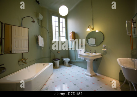 Innenausbau Badezimmer in Gaudis La Pedrera - Barcelona, Spanien. Stockfoto