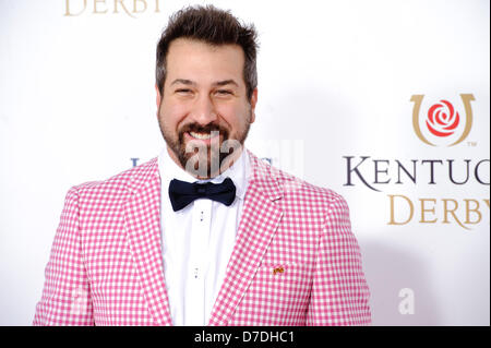 Louisville, Kentucky, USA. 4. Mai 2013. Joey Fatone auf dem roten Teppich beim 138. Kentucky Derby in Churchill Downs in Louisville, KY am 04.05.13. (Bild Kredit: Kredit: Ryan Lasek/Eclipse/ZUMAPRESS.com/Alamy Live-Nachrichten) Stockfoto