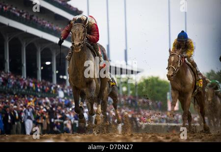 Louisville, Kentucky, USA. 4. Mai 2013. Kugel mit Joel Rosario an Bord gewinnt das Kentucky Derby in Churchill Downs in Louisville, KY am 4. Mai 2013. (Bild Kredit: Kredit: Alex Evers/Eclipse/ZUMAPRESS.com/Alamy Live-Nachrichten) Stockfoto