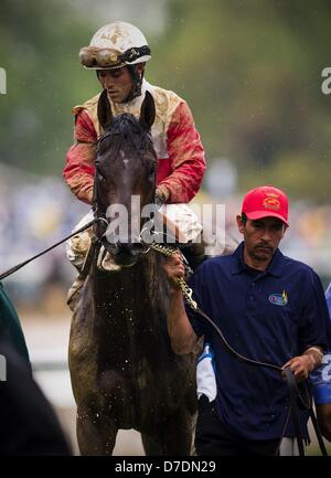 Louisville, Kentucky, USA. 4. Mai 2013. Kugel mit Joel Rosario an Bord gewinnt das Kentucky Derby in Churchill Downs in Louisville, KY am 4. Mai 2013. (Bild Kredit: Kredit: Alex Evers/Eclipse/ZUMAPRESS.com/Alamy Live-Nachrichten) Stockfoto