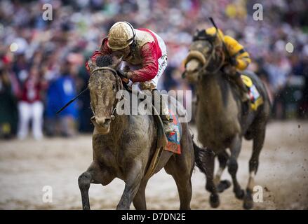 Louisville, Kentucky, USA. 4. Mai 2013. Kugel mit Joel Rosario an Bord gewinnt das Kentucky Derby in Churchill Downs in Louisville, KY am 4. Mai 2013. (Bild Kredit: Kredit: Alex Evers/Eclipse/ZUMAPRESS.com/Alamy Live-Nachrichten) Stockfoto