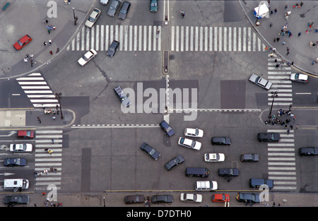 Road-Kreuzung in Paris, Frankreich Stockfoto