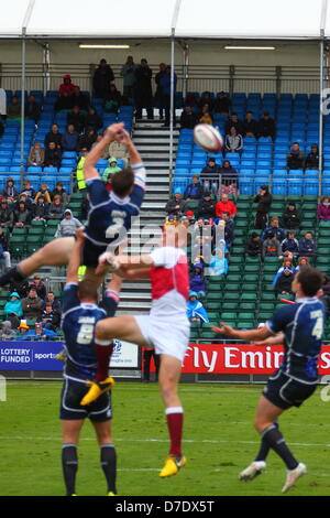 Glasgow, Vereinigtes Königreich. 4. Mai 2013. . während der Glasgow Emirates Airline Glasgow 7 s aus Scotstoun. Schottland 7 V England 29 Credit: Alan Oliver/Alamy Live News Stockfoto