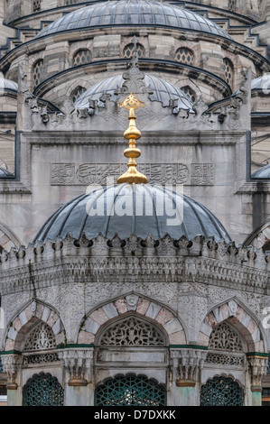 Die neue Moschee oder die Valide Sultan-Moschee ist eine osmanische imperiale Moschee befindet sich in Eminönü Bezirk von Istanbul. Stockfoto