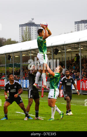 Glasgow, Schottland. 5. Mai 2013. Glasgow, Schottland. 5. April 2013.  während der Glasgow Emirates Airline Glasgow 7 s aus Scotstoun. Cup-Finale in Südafrika 28 V 21 Neuseeland. Bildnachweis: ALAN OLIVER / Alamy Live News Stockfoto