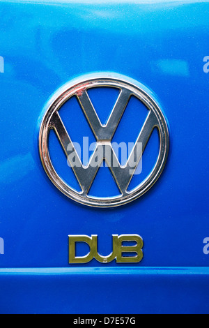 VW Chrom Dub Abzeichen Abstract Stockfoto