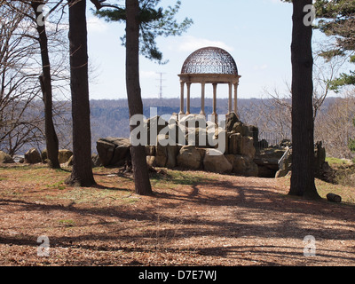 Tempel der Liebe am Untermyer Park, Yonkers, New York, USA, 14. April 2013, © Katharine Andriotis Stockfoto