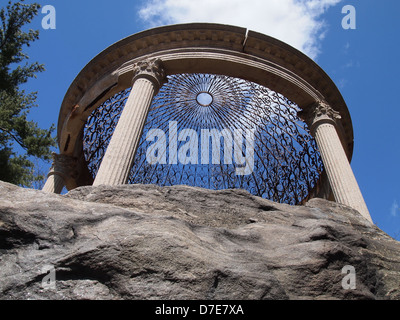 Tempel der Liebe am Untermyer Park, Yonkers, New York, USA, 14. April 2013, © Katharine Andriotis Stockfoto