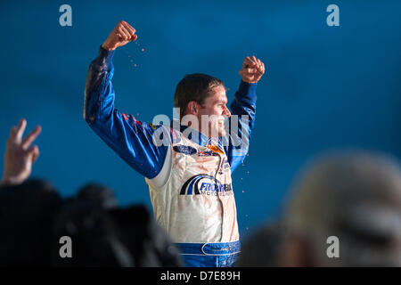 Lincoln, Alabama, USA. 5. Mai 2013. Die NASCAR Sprint Cup Series Teams nehmen an der Strecke für die Aarons 499 auf dem Talladega Superspeedway in Lincoln, AL. Credit: Cal Sport Media / Alamy Live News Stockfoto