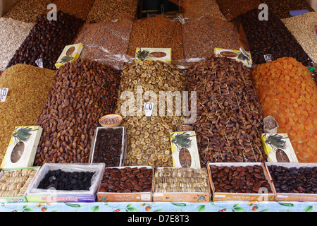 Marrakesch - Obst- und Nussbäumen stall in Djemaa el Fna entfernt. Stockfoto