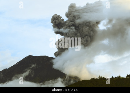 Tungurahua Vulkan Ausbrechenden am 5. Mai 2013 Ecuador Südamerika Stockfoto